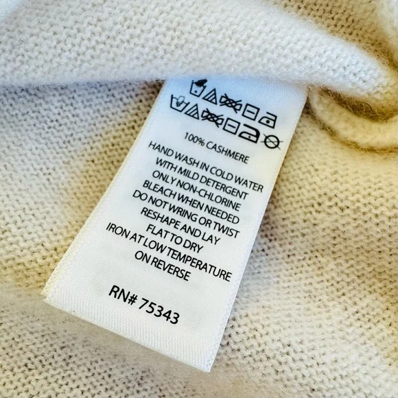 TAHARI 100% 2 Ply Cashmere V-Neck Sweater Cream L - Picture 7 of 13